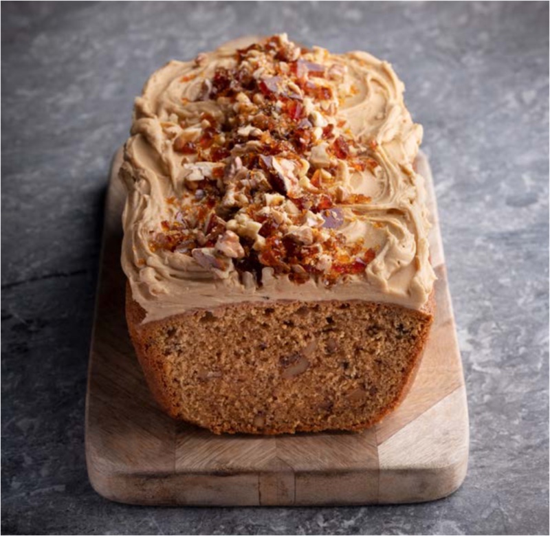 COFFEE WALNUT CAKE WITH PRALINE